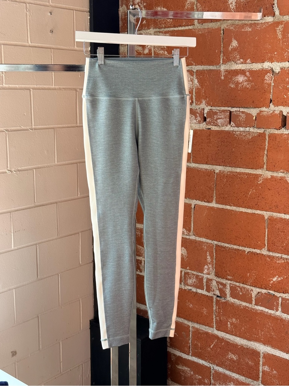 Women’s Heathered Teal Mint Leggings with White Side Stripe - Cream Yoga